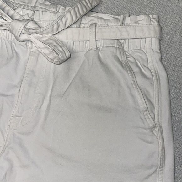 AE 14-16 White Stretch Relaxed Fit Paper Bag Denim Belted High Rise Mom Shorts - Picture 11 of 15